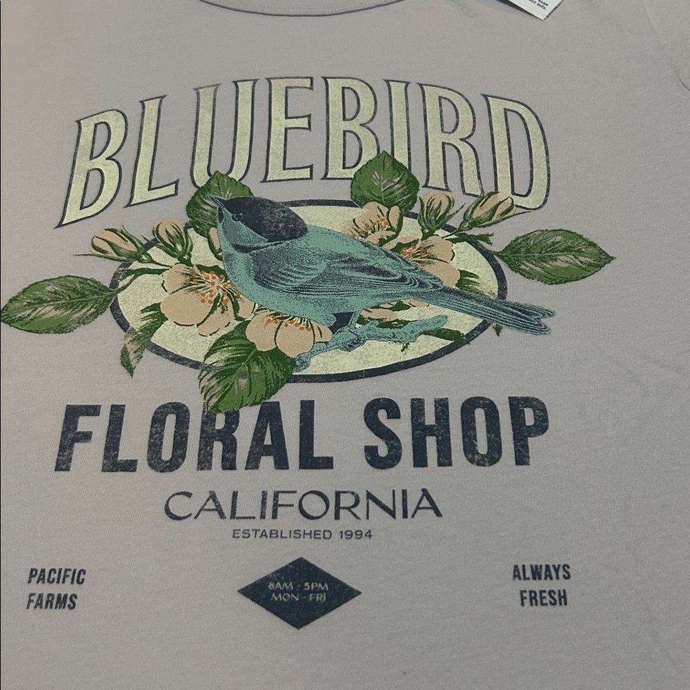 Old Navy Lavender Bluebird Floral Tee 100% Cotton L NWT